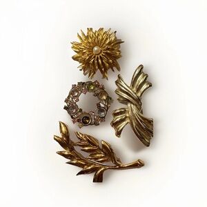 Lot Gold Tined Vintage Brooch Set
